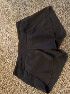 Lululemon shorts size 10